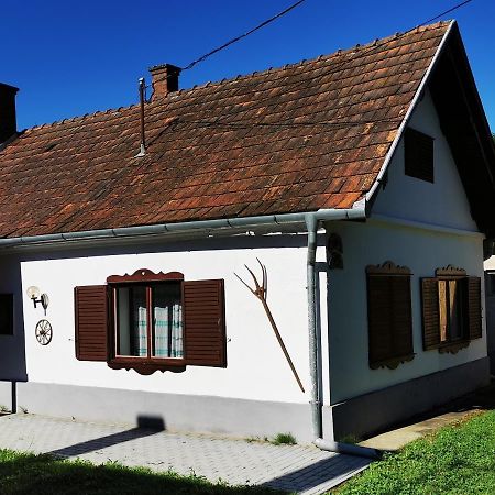 Hegyhátszentjakab Orseg Kincse旅馆 外观 照片